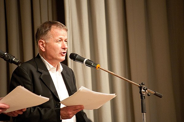 Thomas Rühmann bei einem Auftritt zur Benefizgala der Stiftung
